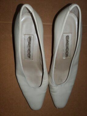 Calico C-Sensation Off White Leather Career Pumps Low Block Heel Size 6M Fair Co